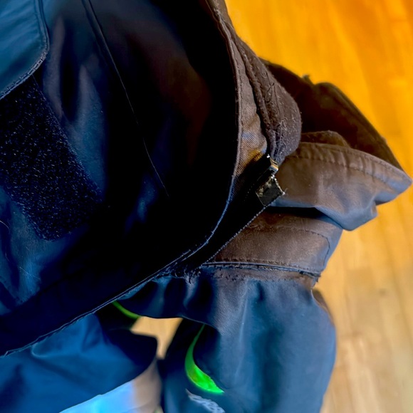 Karbon Boys 8 Ski Jacket - Picture 8 of 9